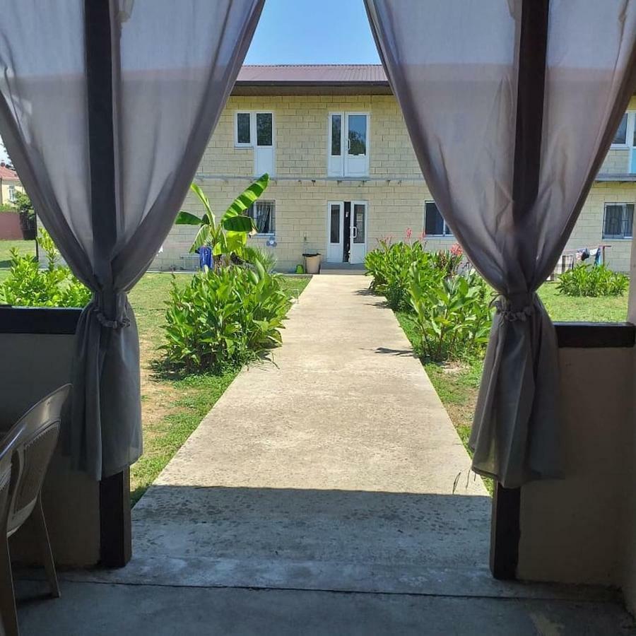 Solnechny Bereg Guest House Gudauta Exterior photo